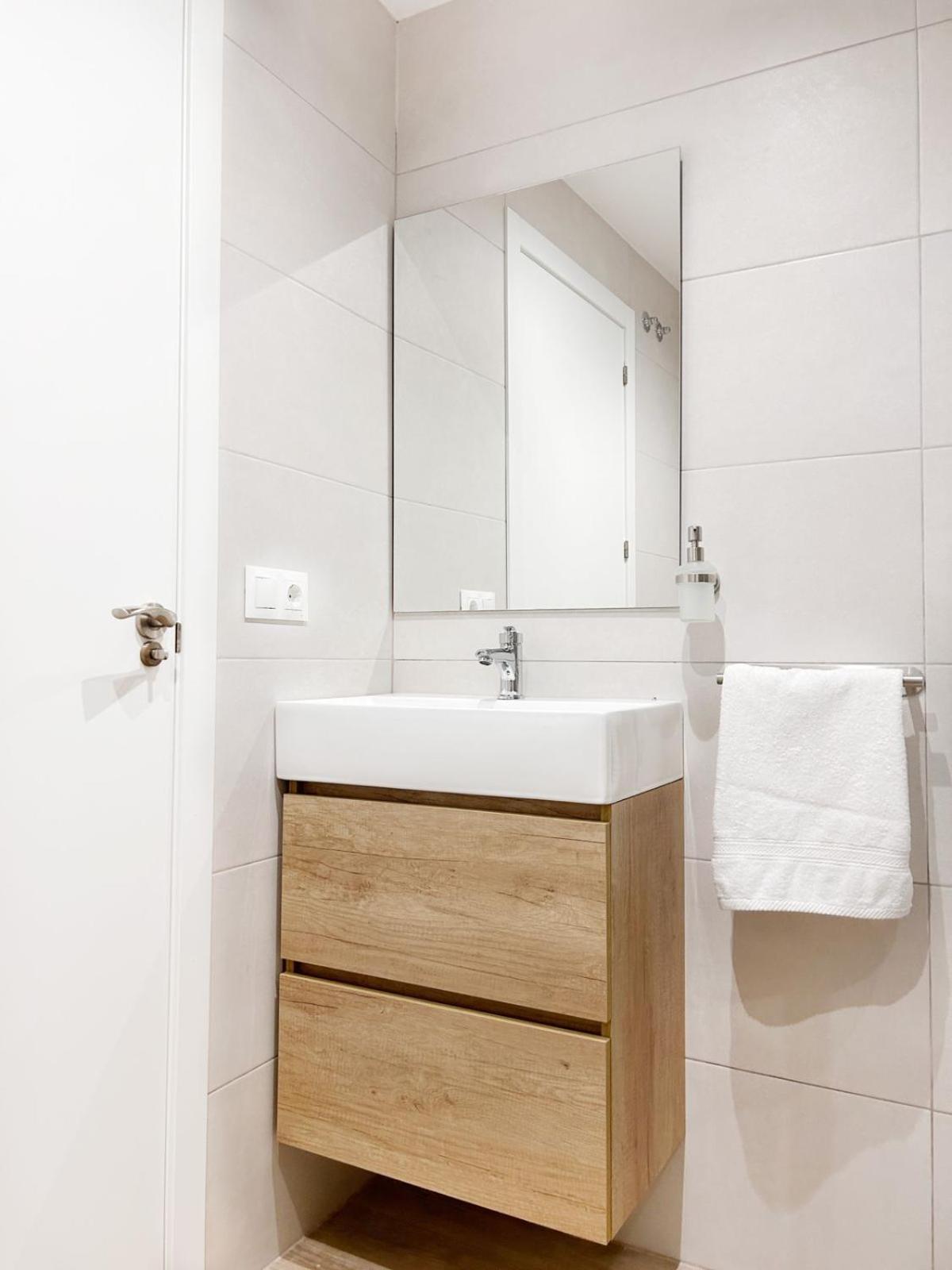 Apartamento Junto A Ruzafa Cerca Del Centro Valenza Esterno foto
